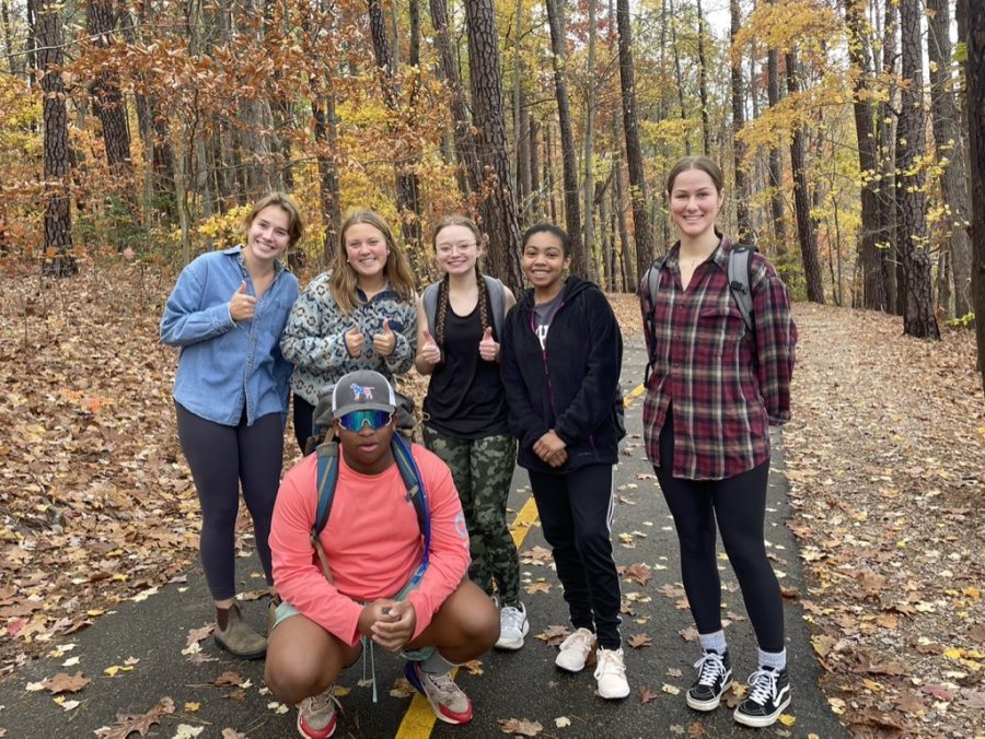 The hiking and hammocking get together for a trail hike. (Left to Right) Lydia Smith, Caroline Purdy, Katie Beth Cornell, Amira Barnes, Avery Belote and on the bottom Kenly Fuller
