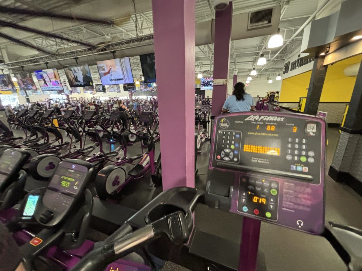 Planet+Fitness+has+many+cardio+machines+that+are+open+for+use.+Memberships+range+from+%2410-20+per+month.